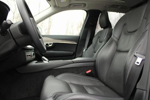 2024 Volvo XC90 Recharge Plug-In Hybrid T8 Ultimate Bright Theme 7-Seater