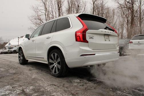 2024 Volvo XC90 Recharge Plug-In Hybrid T8 Ultimate Bright Theme 7-Seater