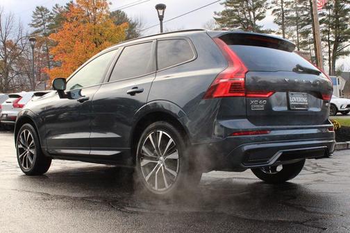 2024 Volvo XC60 B5 Plus Dark Theme