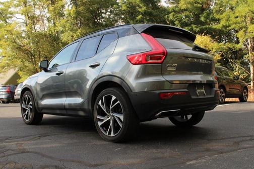 2019 Volvo XC40 T5 R-Design