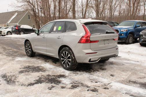 2025 Volvo XC60 B5 Plus