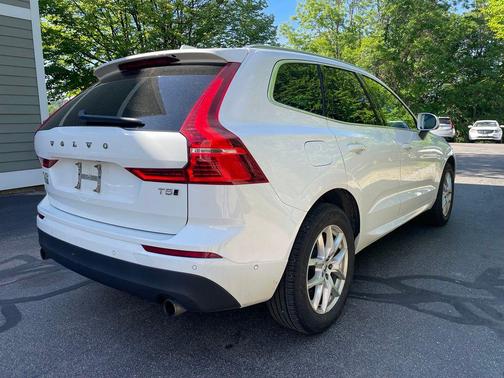 Ice White 2019 Volvo XC60 T5 Momentum