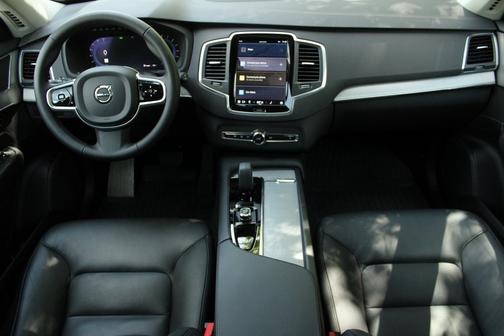 2024 Volvo XC90 B5 Core