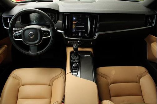 2020 Volvo V90 Cross Country T6