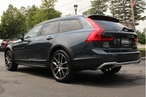 2020 Volvo V90 Cross Country T6