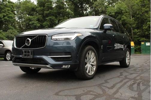 2019 Volvo XC90 T6 Momentum