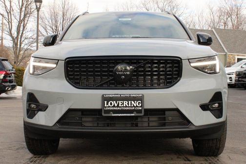 2026 Volvo XC40 B5 Ultra Black Edition