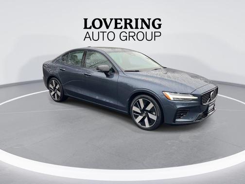 Denim Blue Metallic 2025 Volvo S60 Plug-In Hybrid T8 Plus
