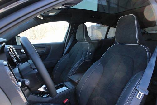 2023 Volvo C40 Recharge Pure Electric Twin Plus