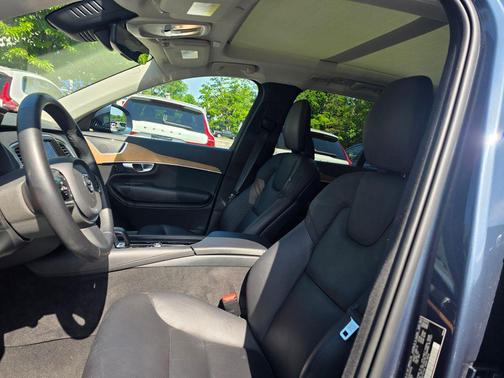 Denim Blue Metallic 2024 Volvo XC90 Recharge Plug-In Hybrid T8 Plus Bright Theme 7-Seater