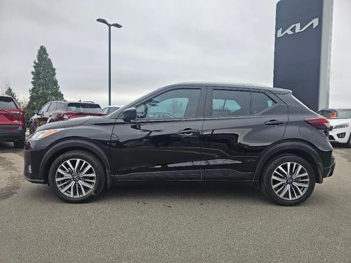 2022 Nissan Kicks SV