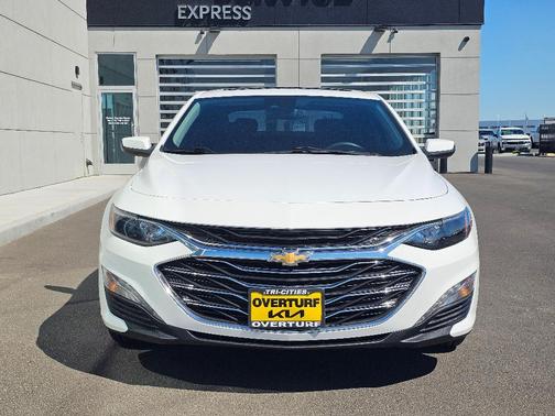 Summit White 2024 Chevrolet Malibu LT