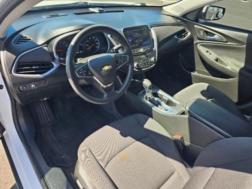 Summit White 2024 Chevrolet Malibu LT