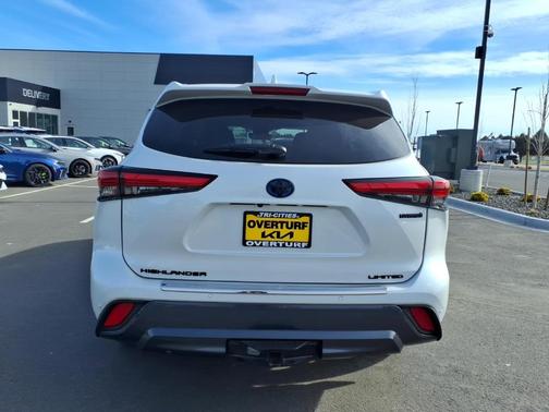 Wind Chill Pearl 2023 Toyota Highlander Hybrid Limited