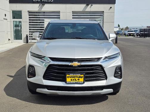 Silver Ice Metallic 2020 Chevrolet Blazer 2LT
