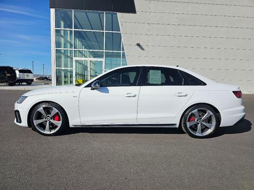 Glacier White Metallic 2022 Audi A4 45 S line Premium Plus