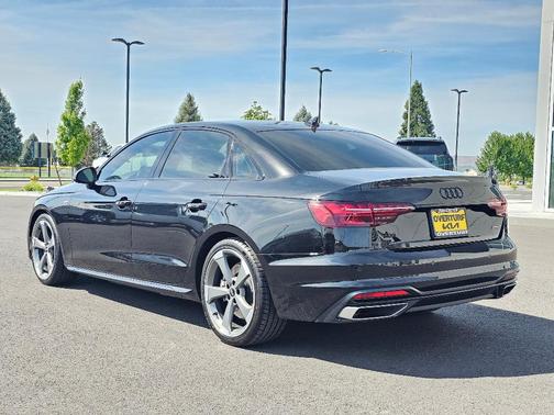 Mythos Black Metallic 2021 Audi A4 45 S line Premium Plus