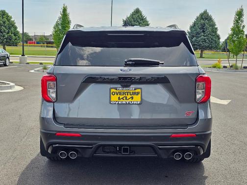 Gray Metallic 2022 Ford Explorer ST