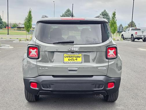Sting Gray Clearcoat 2021 Jeep Renegade Latitude