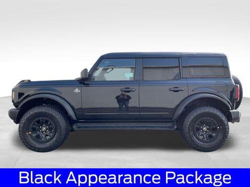 Shadow Black 2026 Ford Bronco Outer Banks