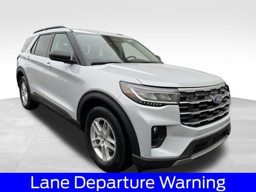 Space White Metallic 2026 Ford Explorer Active