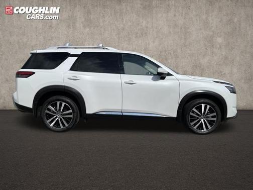 2025 Nissan Pathfinder Platinum 4WD