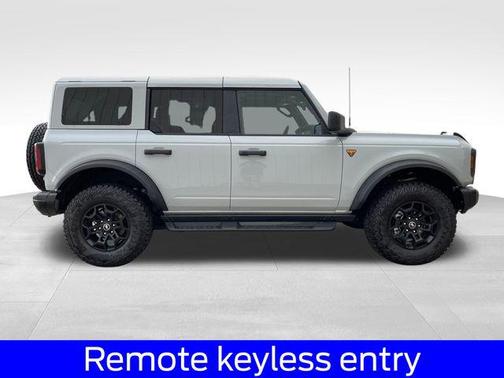 Avalanche Gray 2026 Ford Bronco Badlands