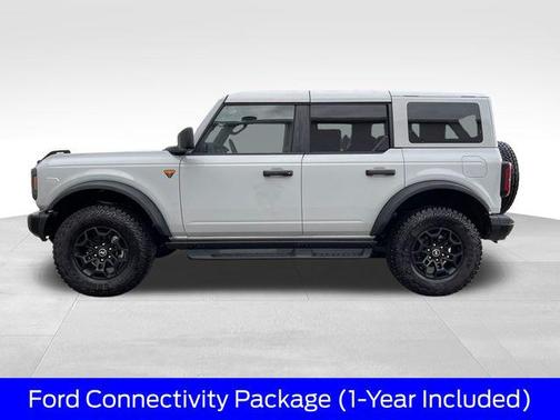 Avalanche Gray 2026 Ford Bronco Badlands