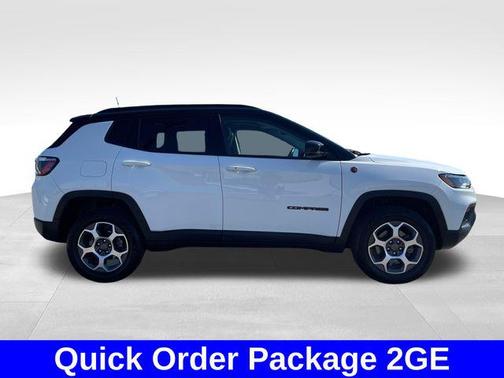 Bright White Clearcoat 2022 Jeep Compass Trailhawk