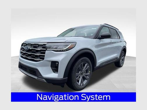 Space White Metallic 2026 Ford Explorer Active