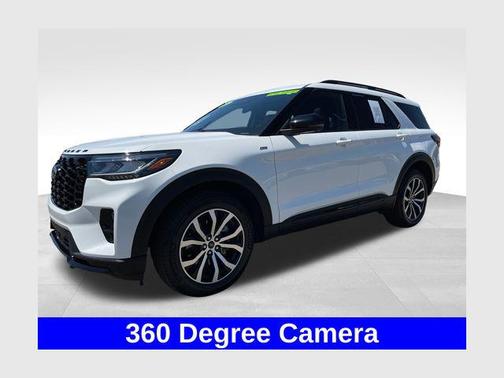 Star White Metallic Tri-Coat 2025 Ford Explorer ST-Line