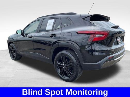 Mosaic Black Metallic 2024 Chevrolet Trax FWD ACTIV