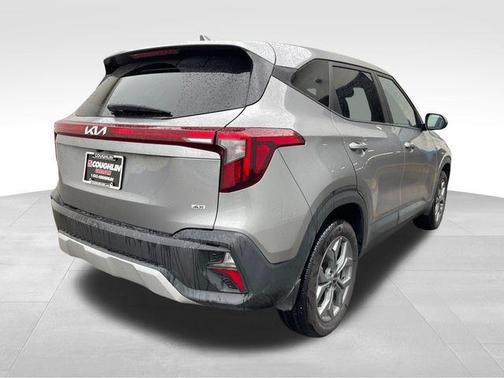 Steel Gray 2025 Kia Seltos LX