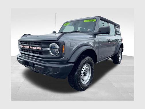 Carbonized Gray Metallic 2023 Ford Bronco Base