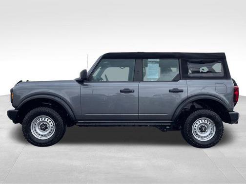 Carbonized Gray Metallic 2023 Ford Bronco Base