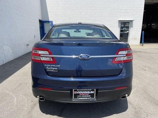 2016 Ford Taurus SE