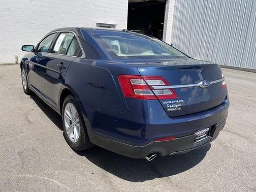 2016 Ford Taurus SE