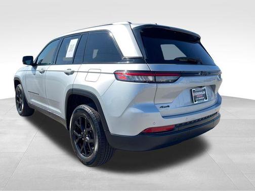 Silver Zynith 2025 Jeep Grand Cherokee Altitude