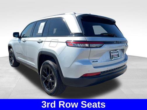 Silver Zynith 2025 Jeep Grand Cherokee Altitude