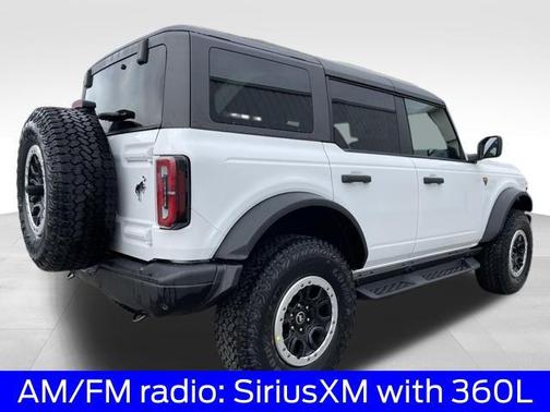 Oxford White 2026 Ford Bronco Badlands