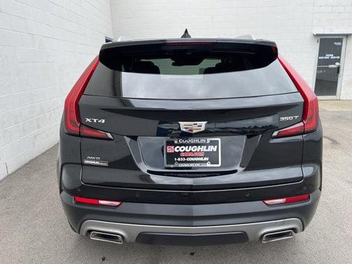 2022 Cadillac XT4 Premium Luxury