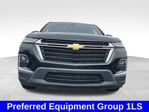 Mosaic Black Metallic 2023 Chevrolet Traverse LS
