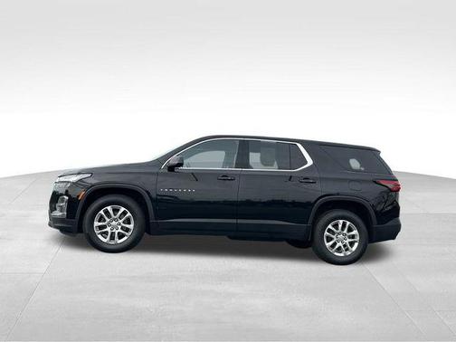 Mosaic Black Metallic 2023 Chevrolet Traverse LS