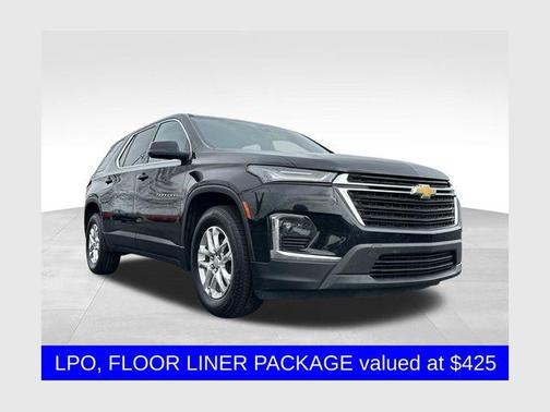 Mosaic Black Metallic 2023 Chevrolet Traverse LS