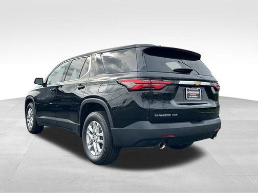 Mosaic Black Metallic 2023 Chevrolet Traverse LS