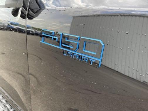 2025 Ford F-150 Lightning LARIAT
