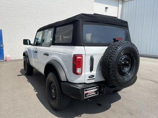 2023 Ford Bronco Base