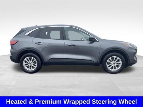 Carbonized Gray Metallic 2022 Ford Escape SE