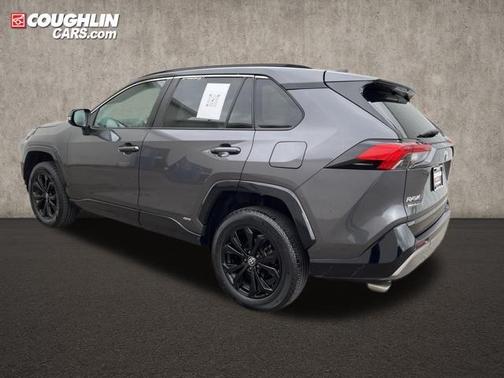 2022 Toyota RAV4 Hybrid SE