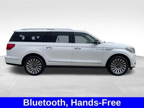 White Platinum Clearcoat Metallic 2019 Lincoln Navigator L Reserve